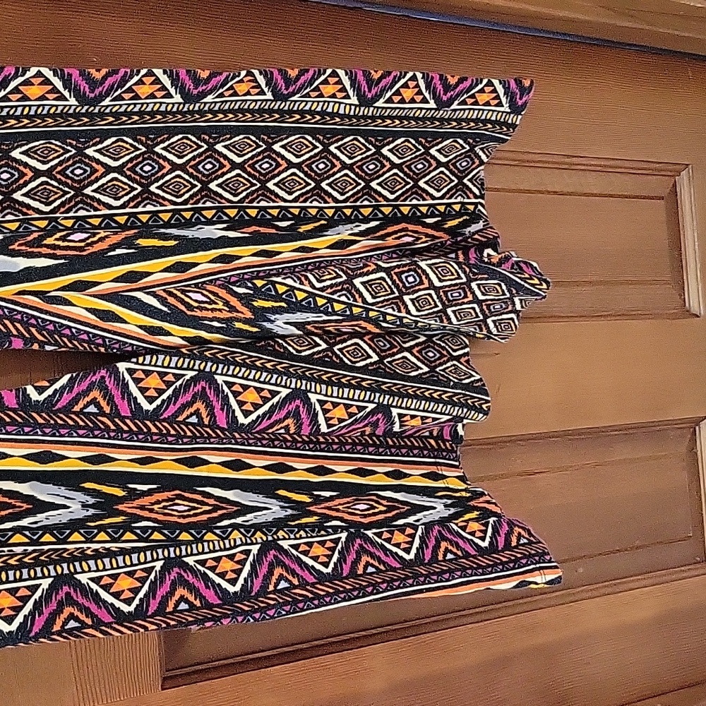 Multicolor Geometric Patterned Pants - Picture 3 of 7